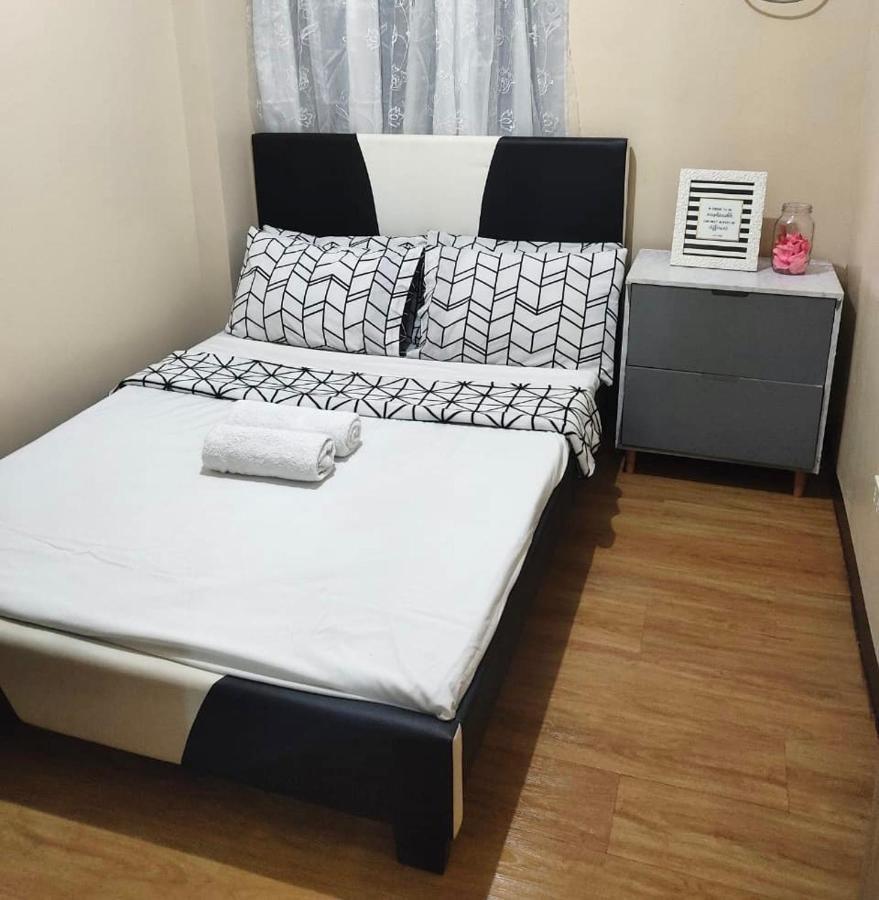 Lancris Residences 2 Bedroom Entire Apartment Near Airport With Pool Paranaque City Bagian luar foto