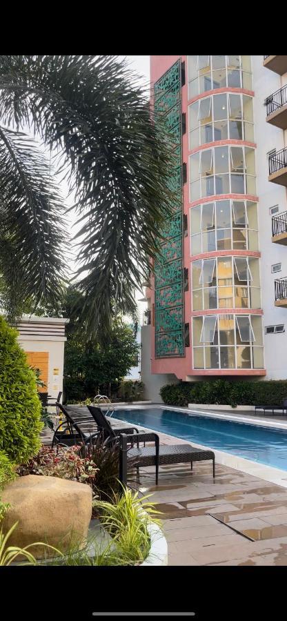 Lancris Residences 2 Bedroom Entire Apartment Near Airport With Pool Paranaque City Bagian luar foto