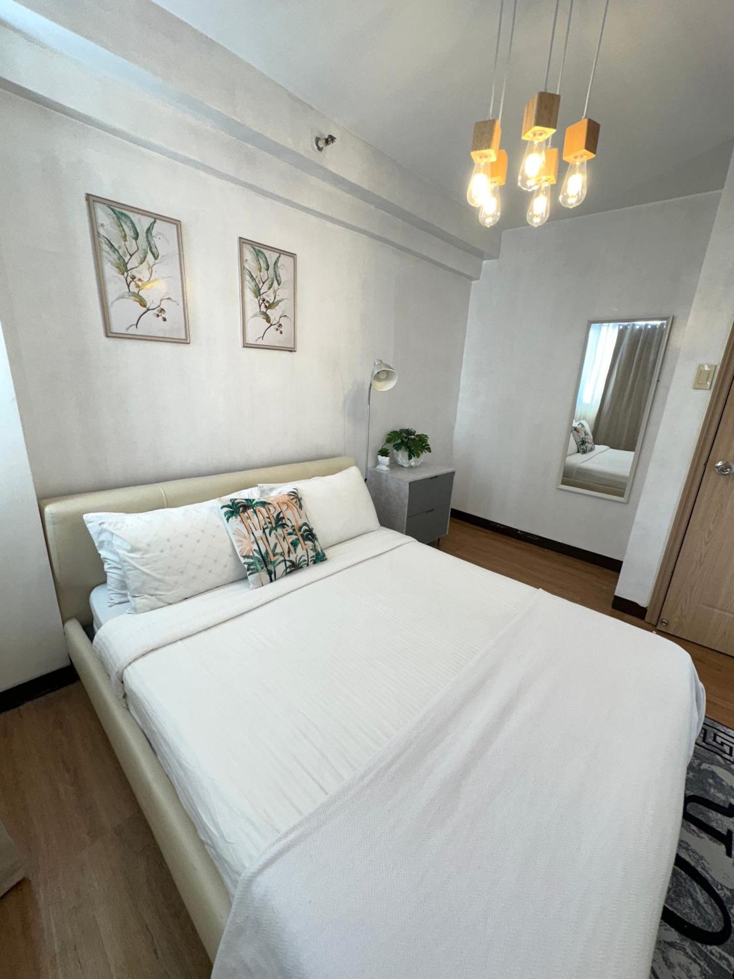Lancris Residences 2 Bedroom Entire Apartment Near Airport With Pool Paranaque City Bagian luar foto