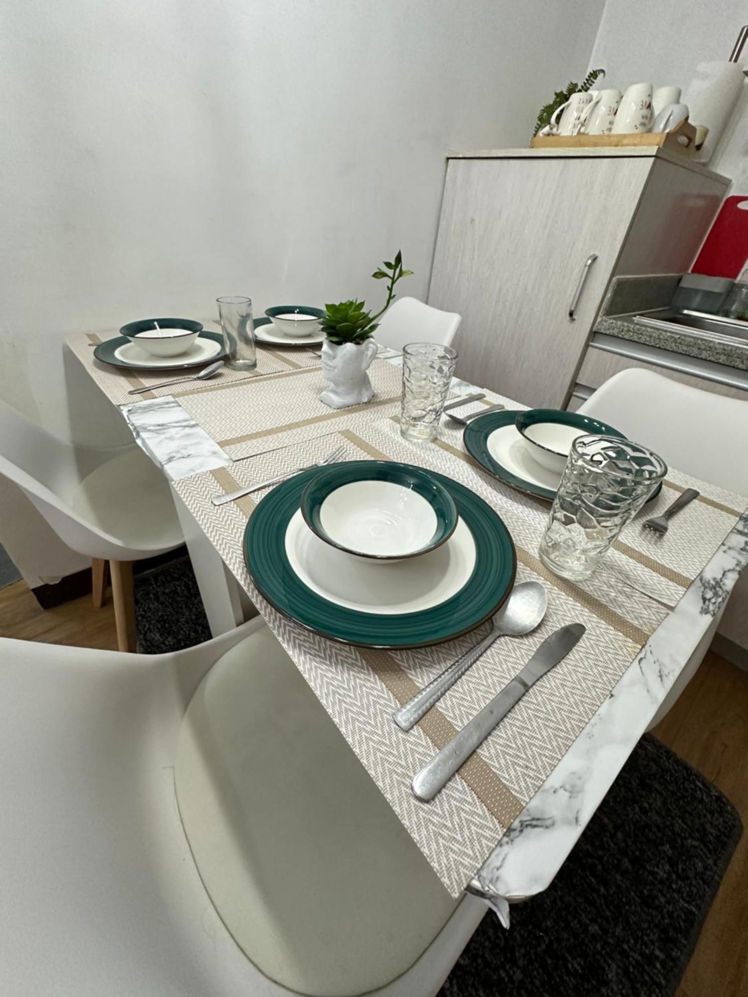 Lancris Residences 2 Bedroom Entire Apartment Near Airport With Pool Paranaque City Bagian luar foto